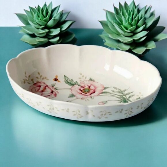 Lenox Butterfly Meadow 2 QT Scalloped Oval Baker Louise Le Luyer #6084024 Floral - Picture 1 of 10